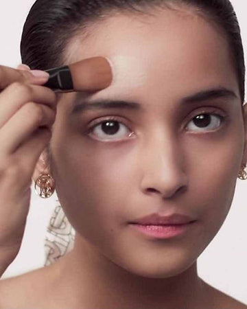 Burberry Matte Glow Liquid Foundation - No. 40 Light Neutral