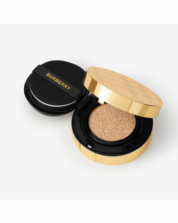 Burberry Matte Glow Liquid Foundation - No. 10